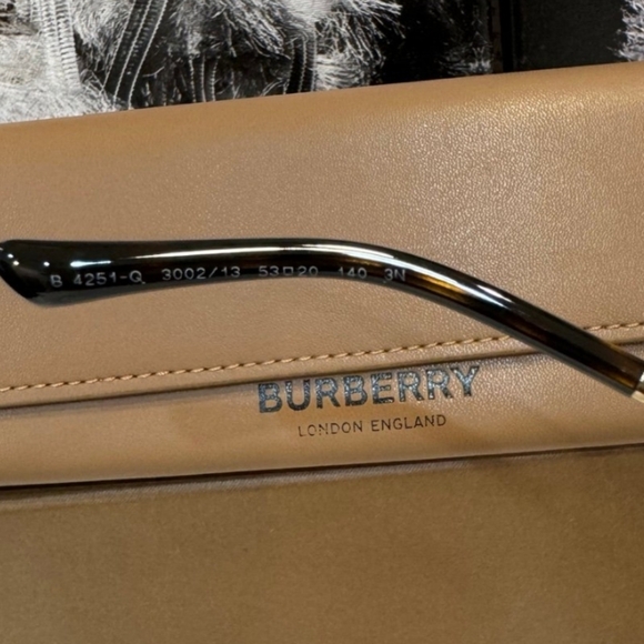 Auth Burberry Cat Eye Sunglasses/ Gorgeous 😍 BNWT - Picture 6 of 7